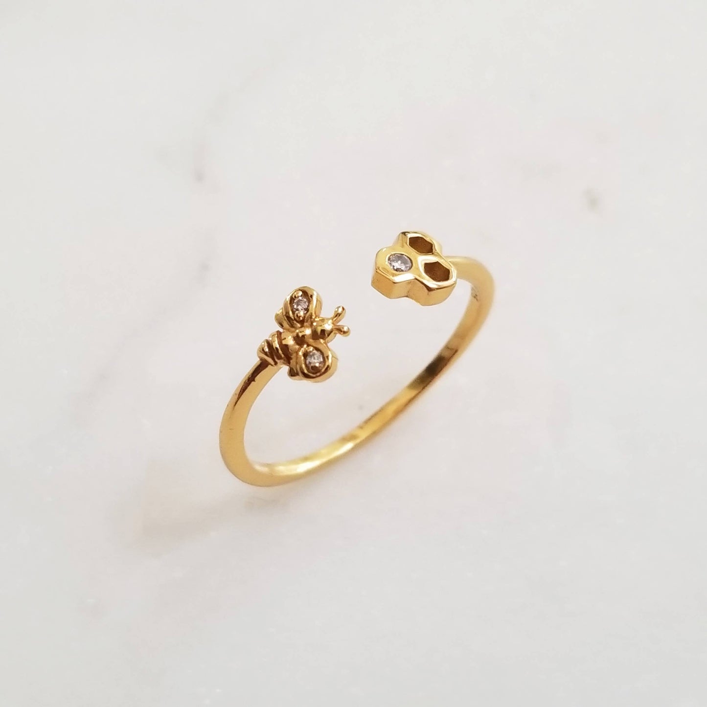 BEE AND HONEYCOMB OPEN RING - R-F7010