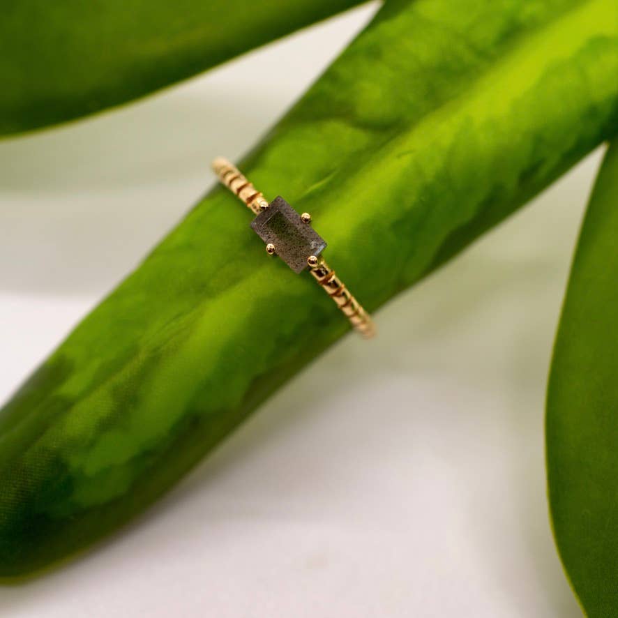 Brass Decorated Prong Stone Ring