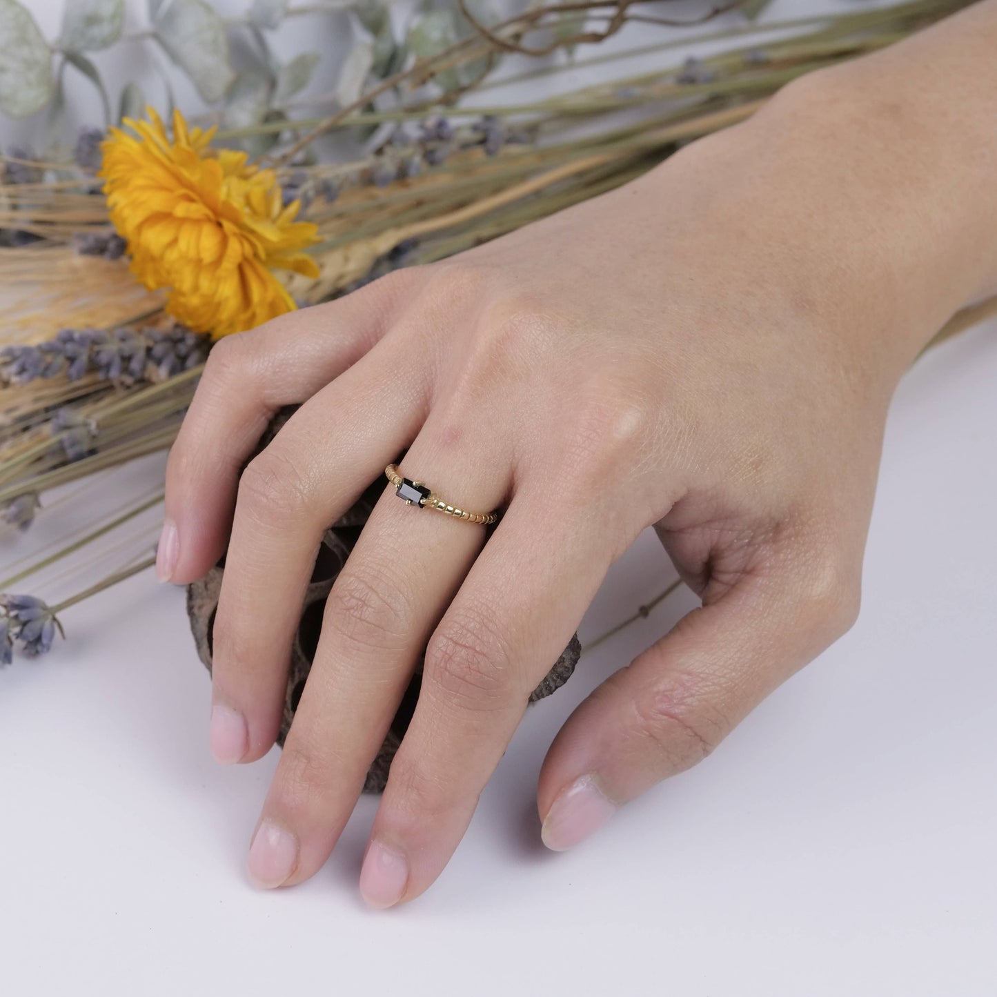 Brass Decorated Prong Stone Ring
