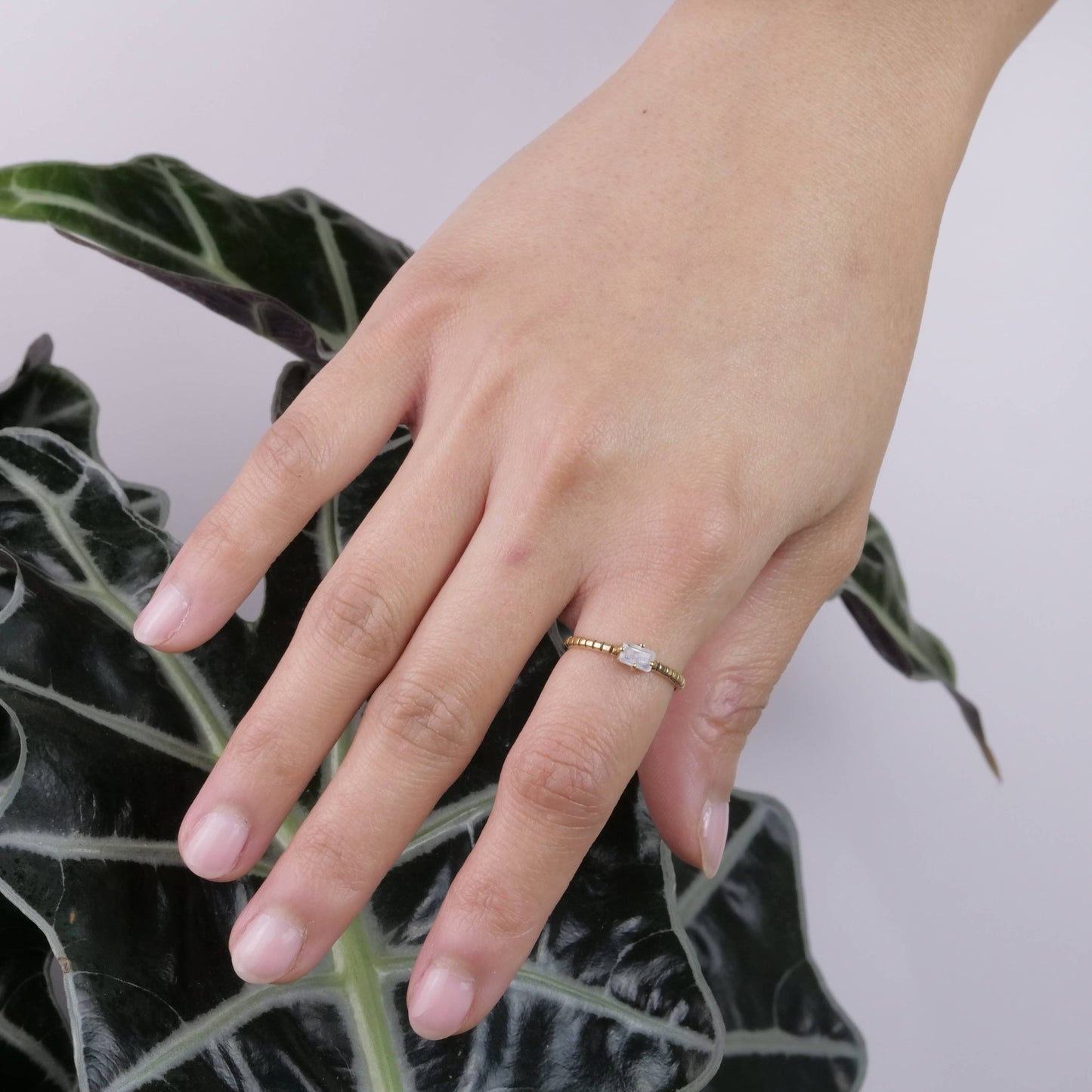 Brass Decorated Prong Stone Ring