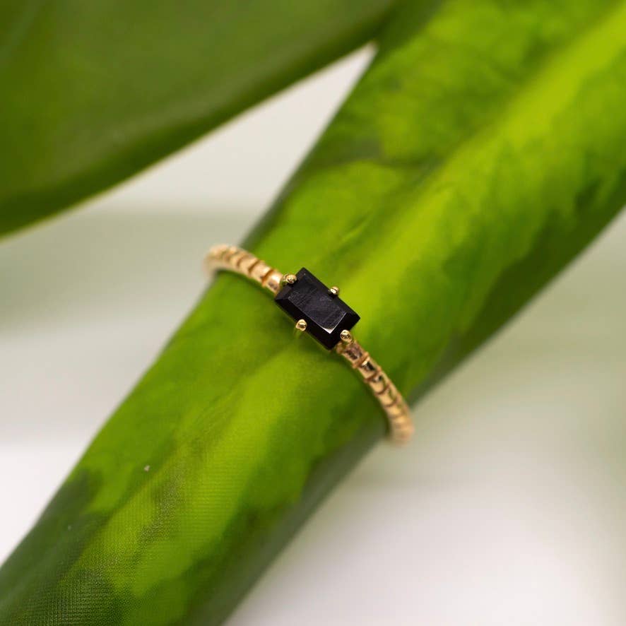 Brass Decorated Prong Stone Ring